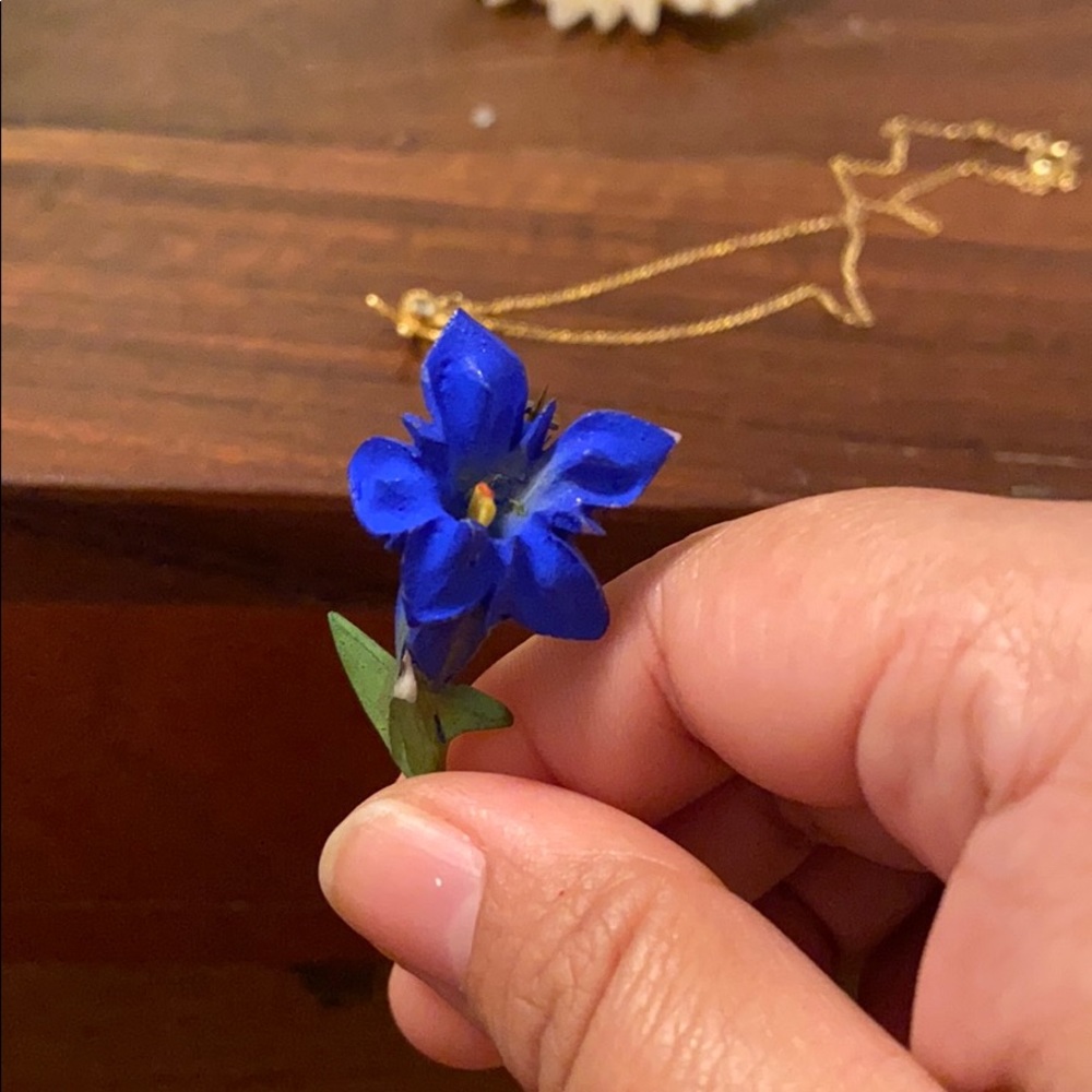 60s electric blue lily brooch